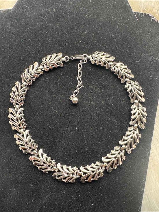 Crown Trifari Jewelry - Crown Trifari Vintage Leaf Link Choker Necklace - Women's Jewelry